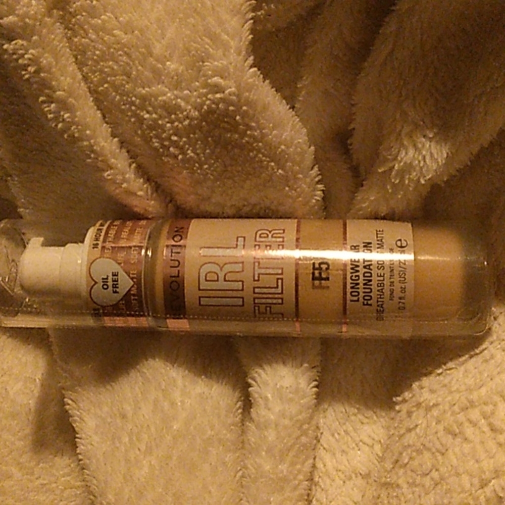 Matte foundation - Picture 2 of 4
